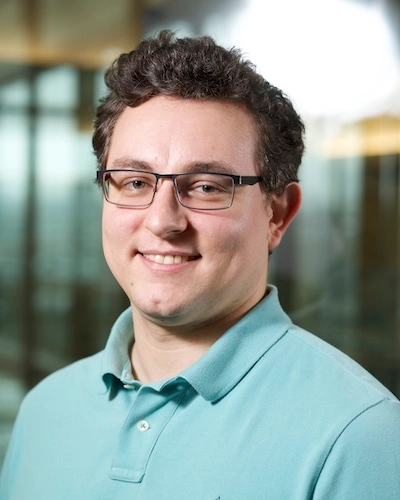 Steven Szep headshot